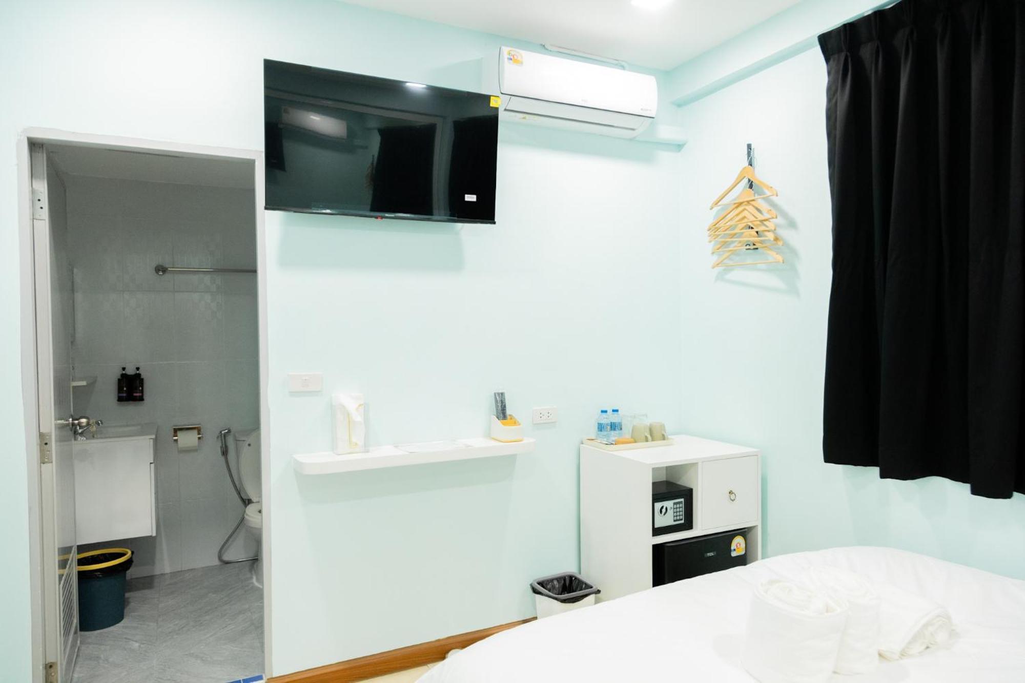 Cozy Stay Inn Bangkok Exterior photo