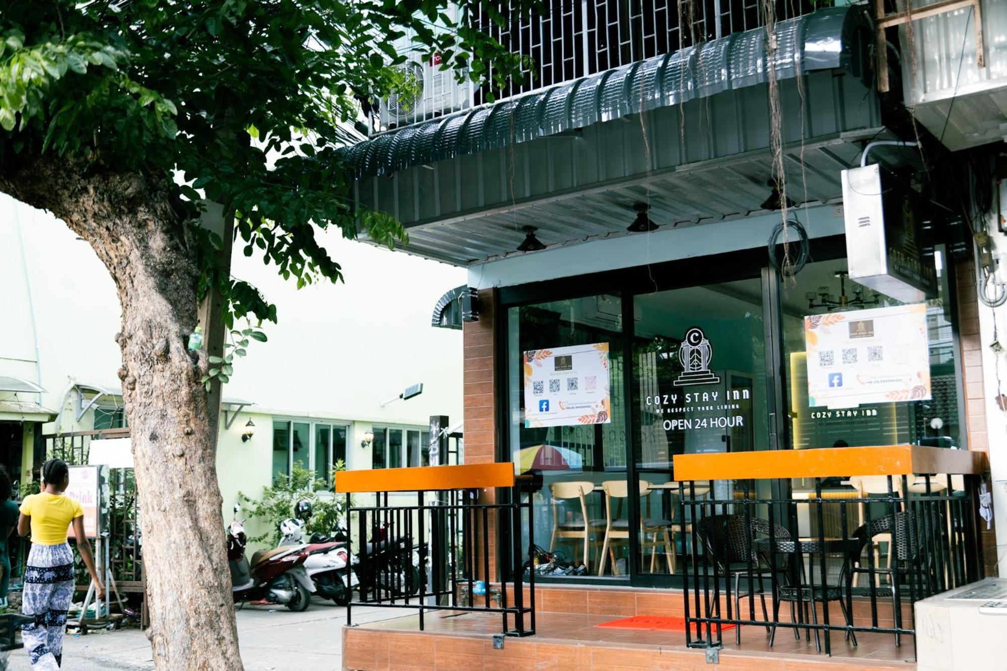 Cozy Stay Inn Bangkok Exterior photo