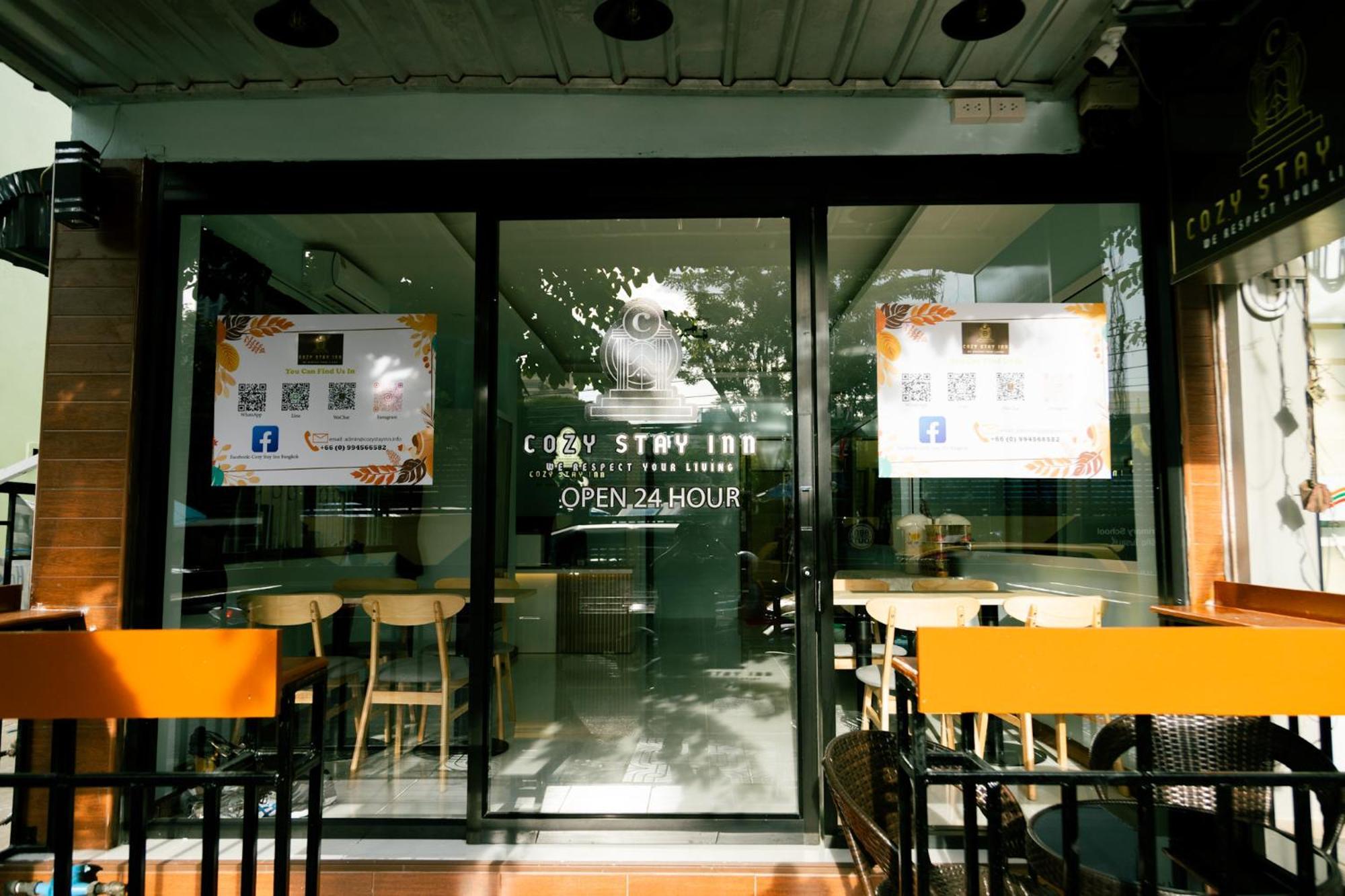 Cozy Stay Inn Bangkok Exterior photo