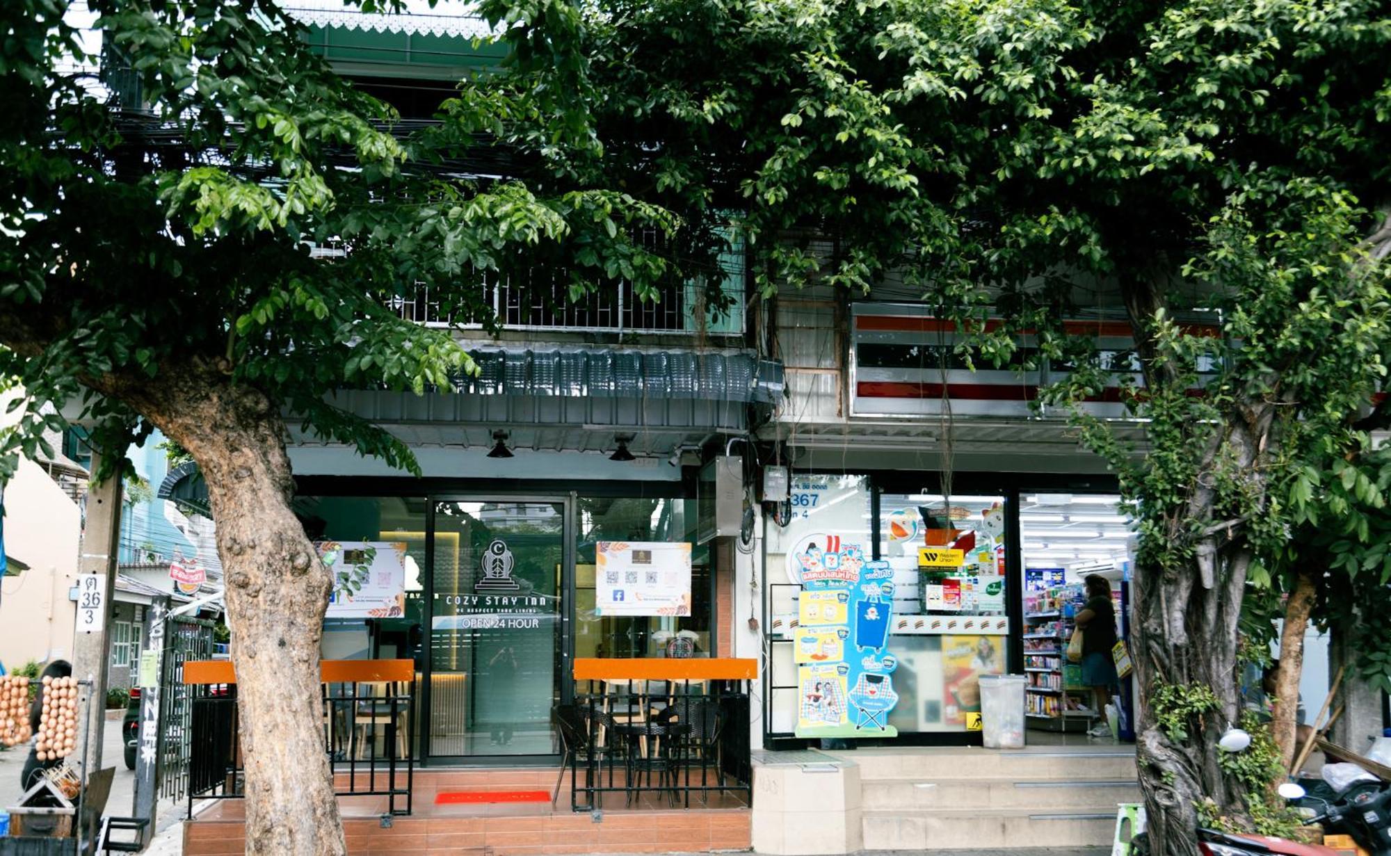 Cozy Stay Inn Bangkok Exterior photo