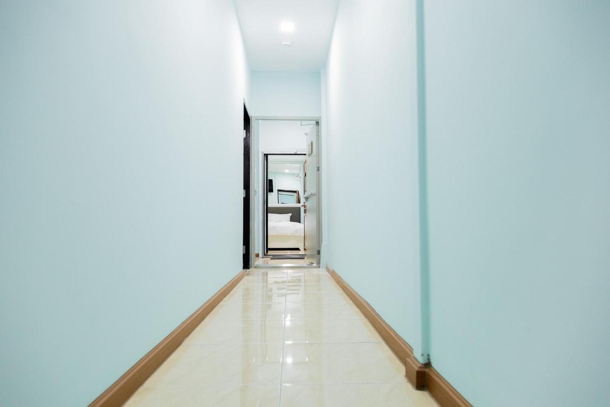 Cozy Stay Inn Bangkok Exterior photo