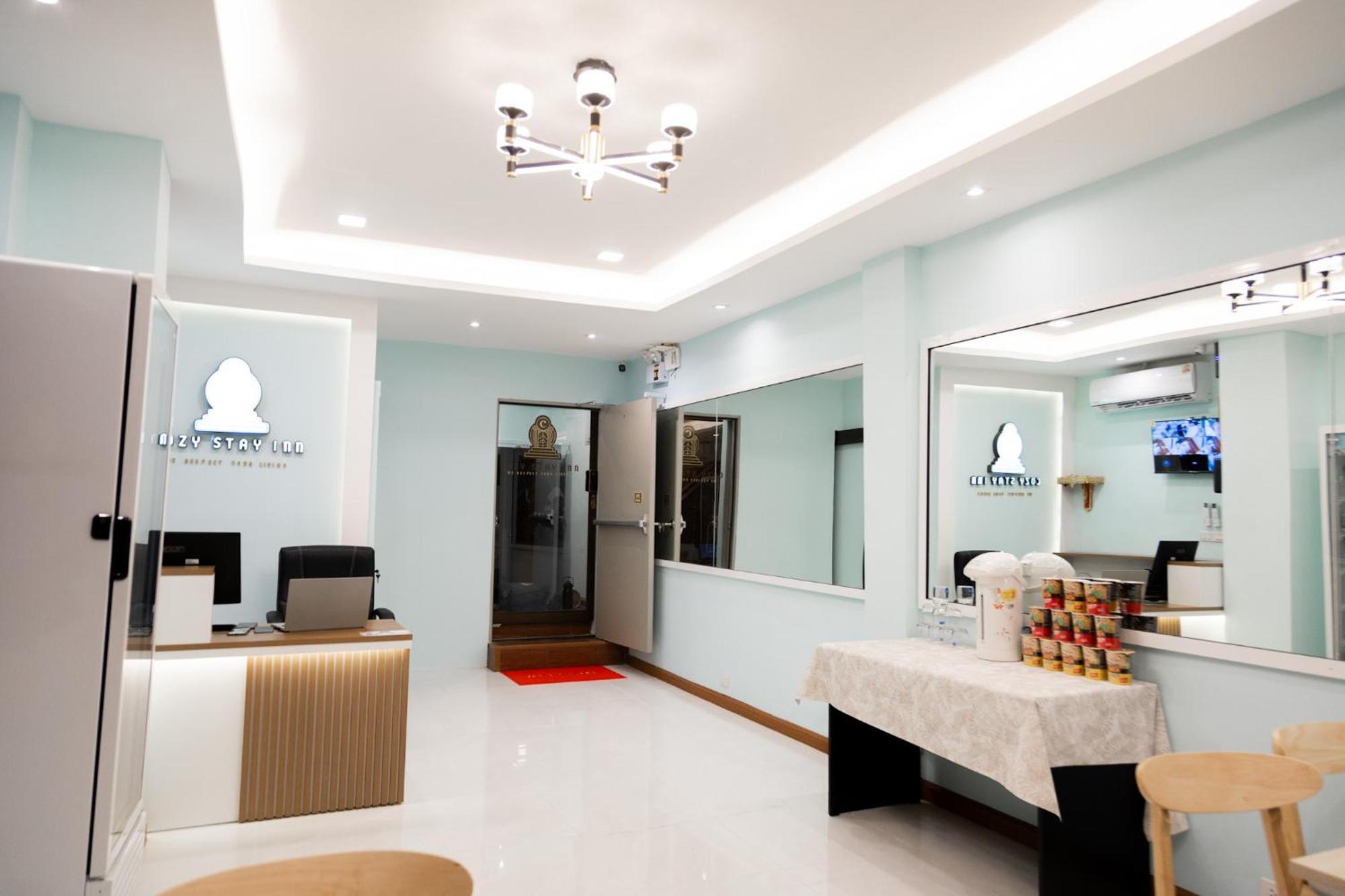 Cozy Stay Inn Bangkok Exterior photo