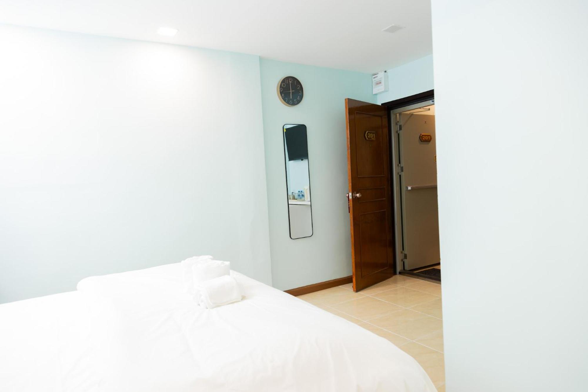 Cozy Stay Inn Bangkok Exterior photo